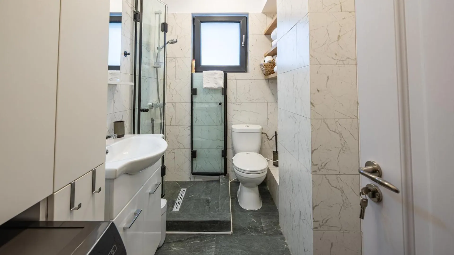 Stylish Apartment Otopeni Romania