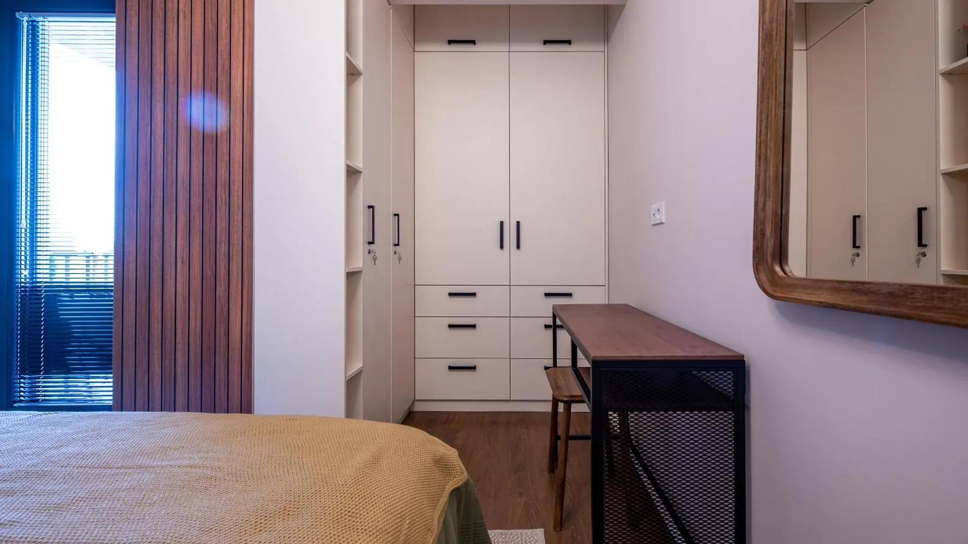 Stylish Apartment Otopeni Romania