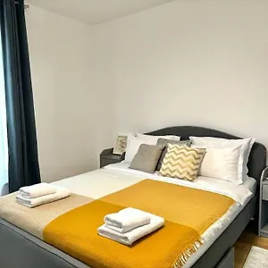 Apartment Sky Airport Therme 2, Otopeni