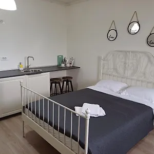 Апартаменты Tom's House, Отопени