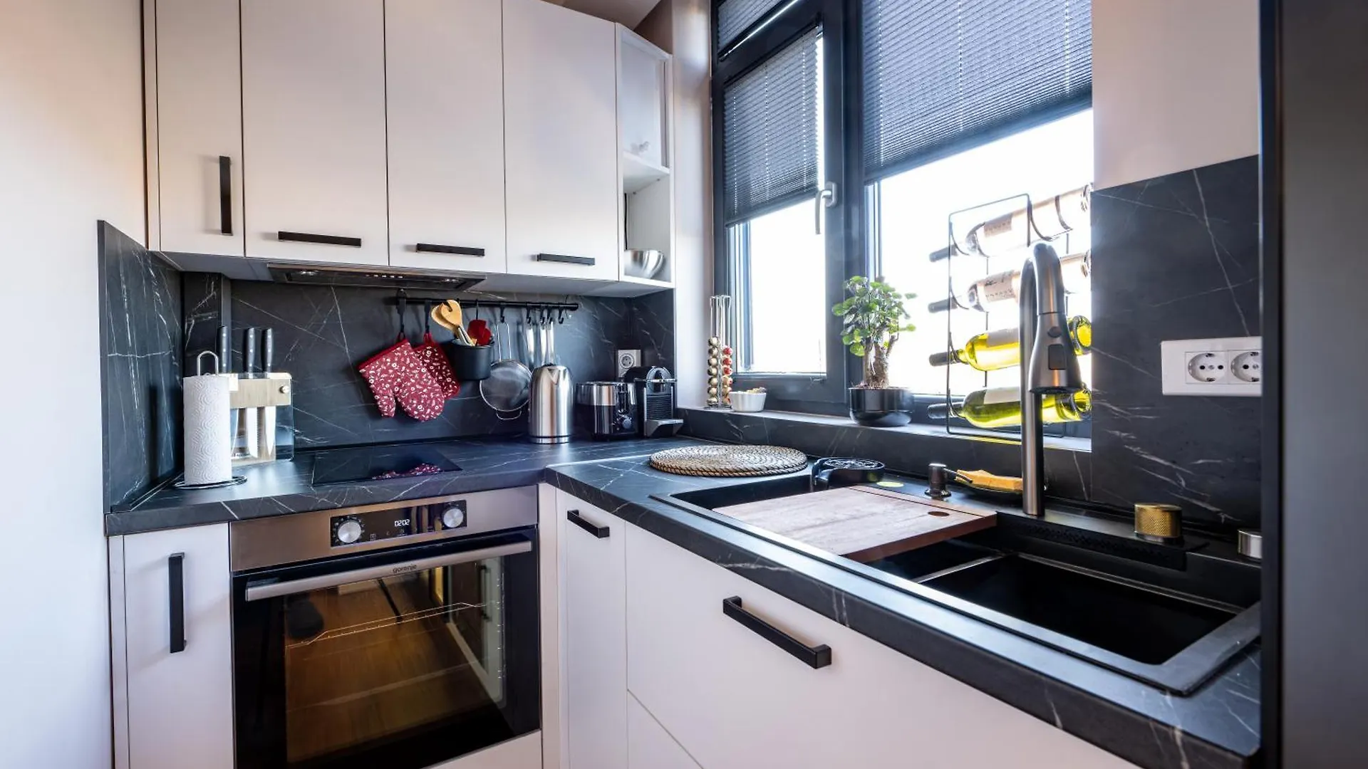 Stylish Apartment Otopeni 0*,